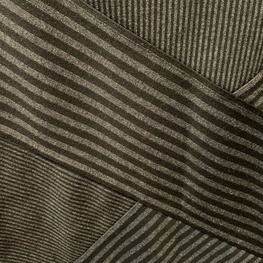 NWOT Grace Elements Woman’s geometric black and gray striped skirt size 6 - Picture 2 of 6